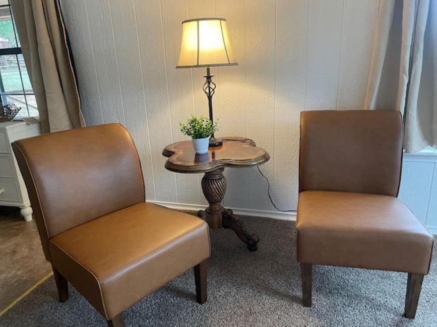 Thunderbird Lodge Burnet Room photo